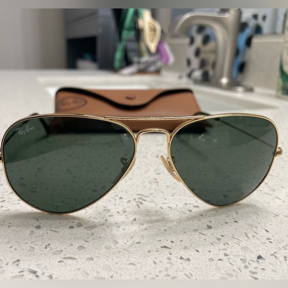 Ray-Ban Accessories - Ray-Ban Aviator Classic Gold Frame Sunglasses with Green Lenses